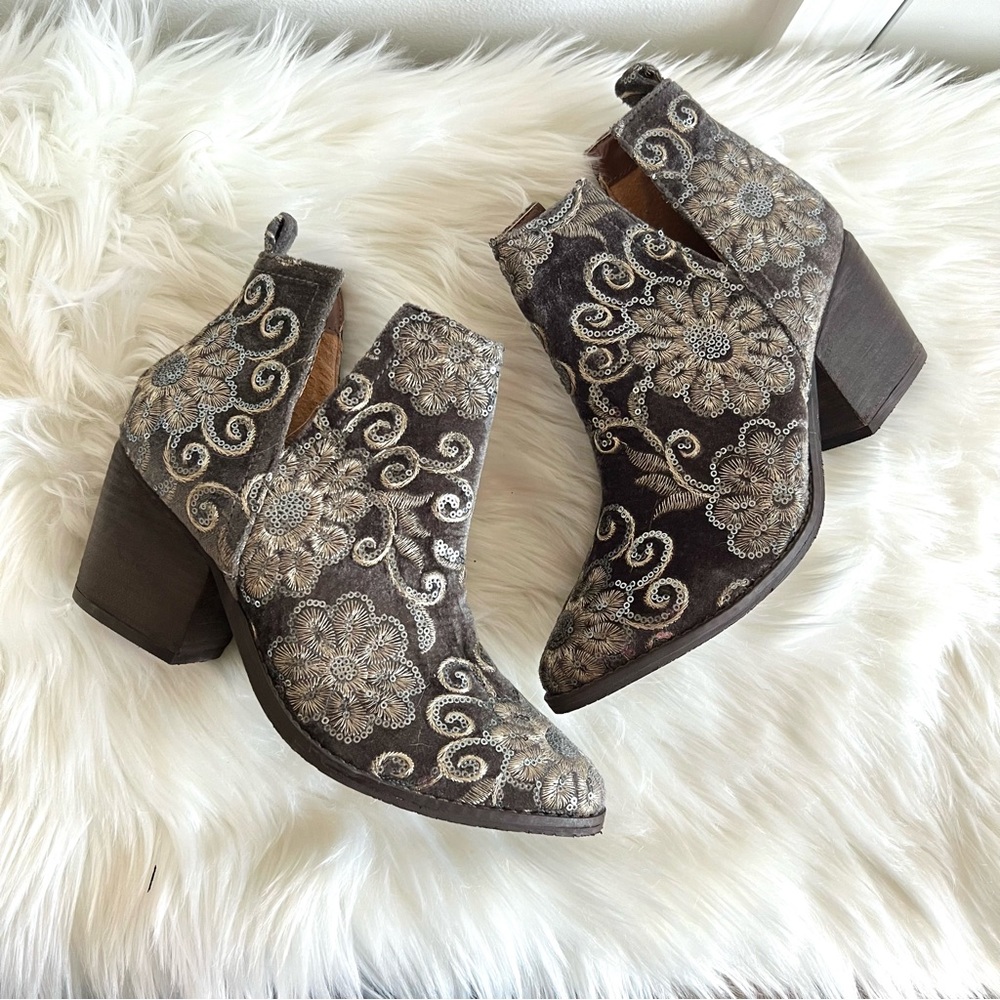 Naughty Monkey Seleni Grey Embroidered Booties, New In Box, Size 10